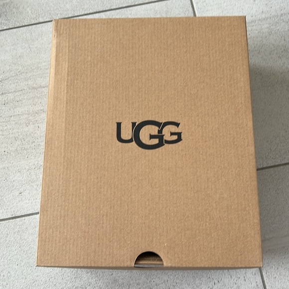 Uggs light grey taupe ultra mini clear sz 8 new - Picture 8 of 8